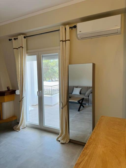 Seaviewapartment Ofrínion Dış mekan fotoğraf